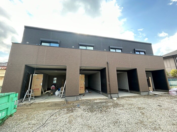 物件外観写真1　(建築中)