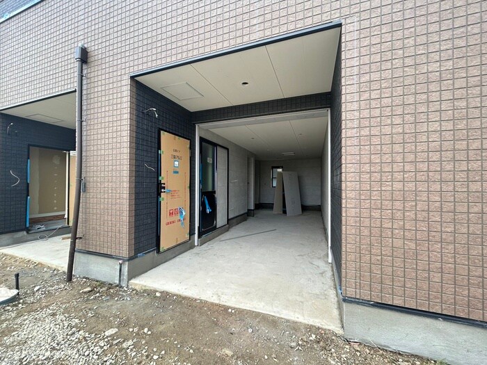 物件外観写真2　(建築中)