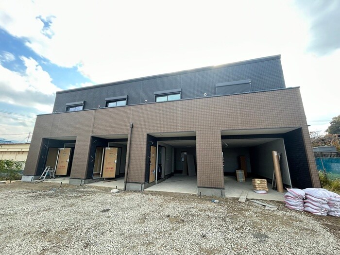 物件外観写真4　(建築中)