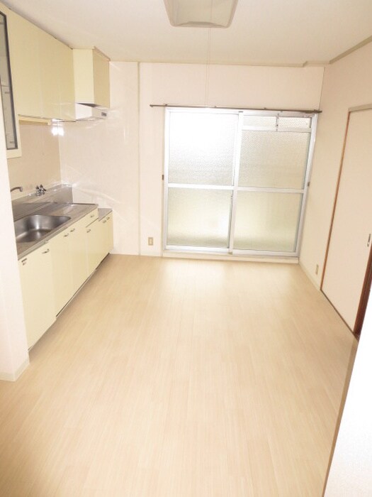 物件内観写真3　(居室)