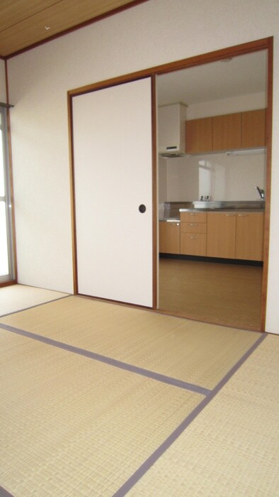 物件内観写真4　(居室)