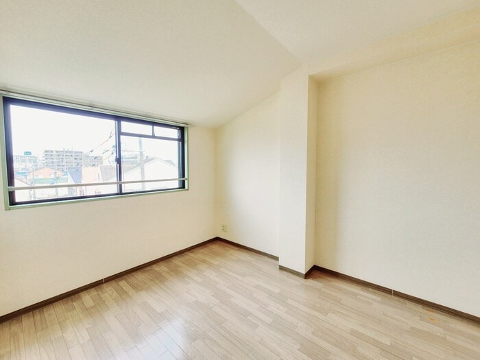 物件内観写真10　(居室)