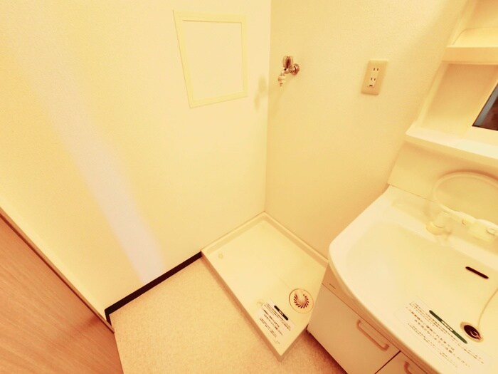 物件内観写真14　(洗濯機置場)