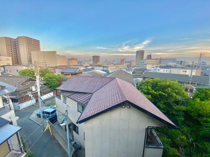 物件内観写真18　(室内からの展望)