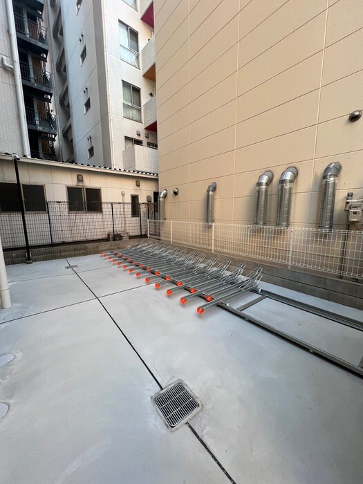 物件外観写真3　(駐輪場)