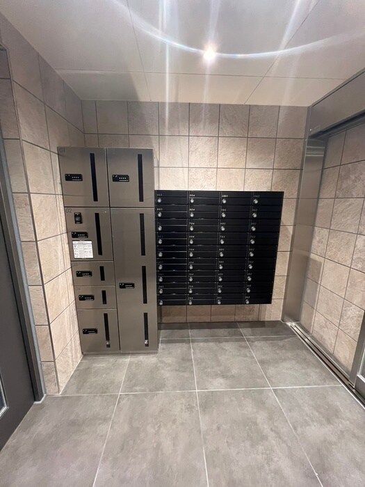 物件外観写真4　(エントランス部分)