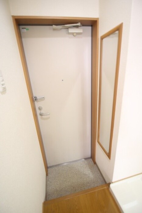 物件内観写真16　(玄関)
