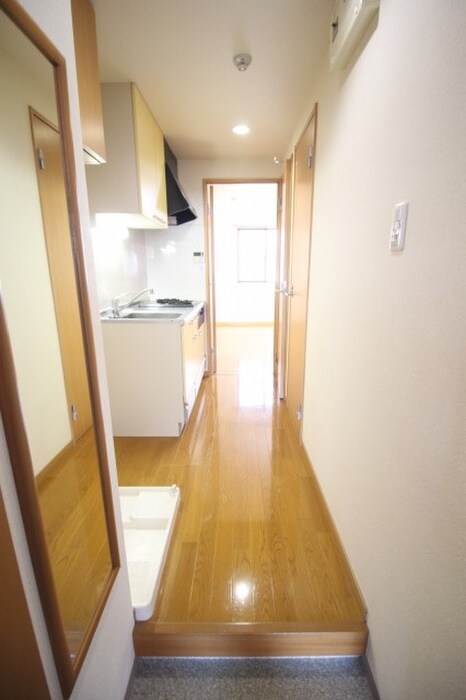 物件内観写真17　(廊下)