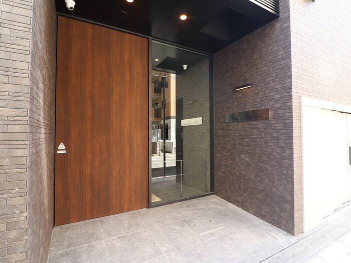 物件外観写真4　(エントランス部分)