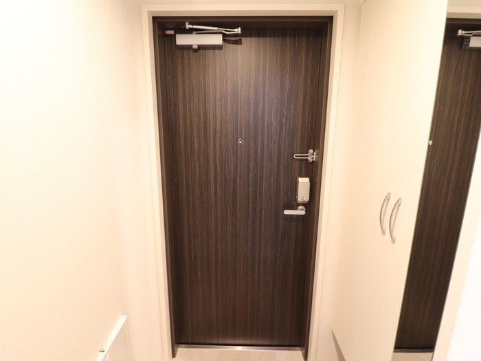 物件内観写真14　(玄関)