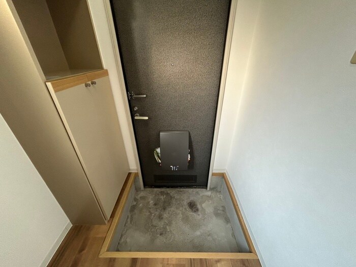 物件内観写真15　(玄関)