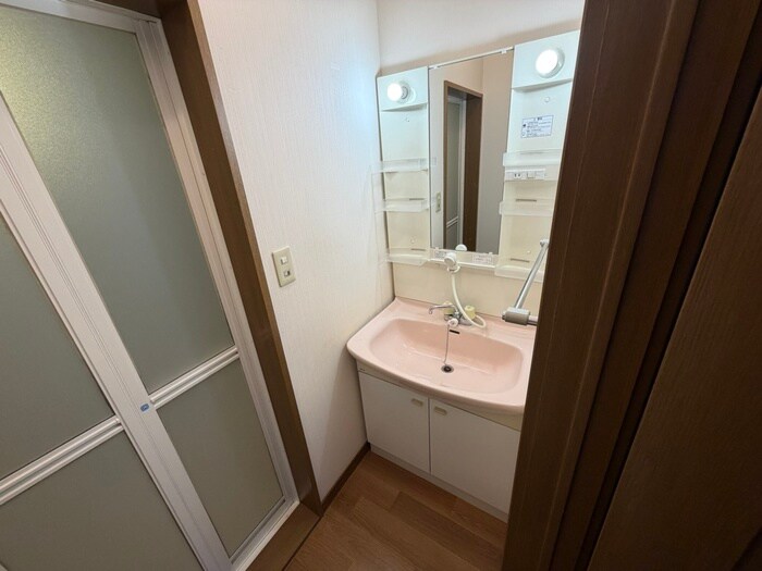 物件内観写真10　(洗面)