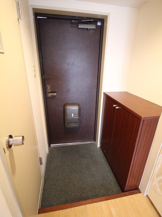 物件内観写真7　(玄関)