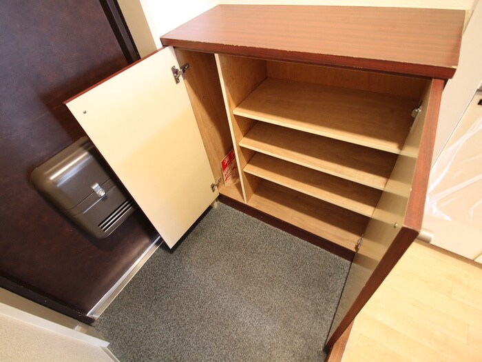 物件内観写真8　(靴箱)