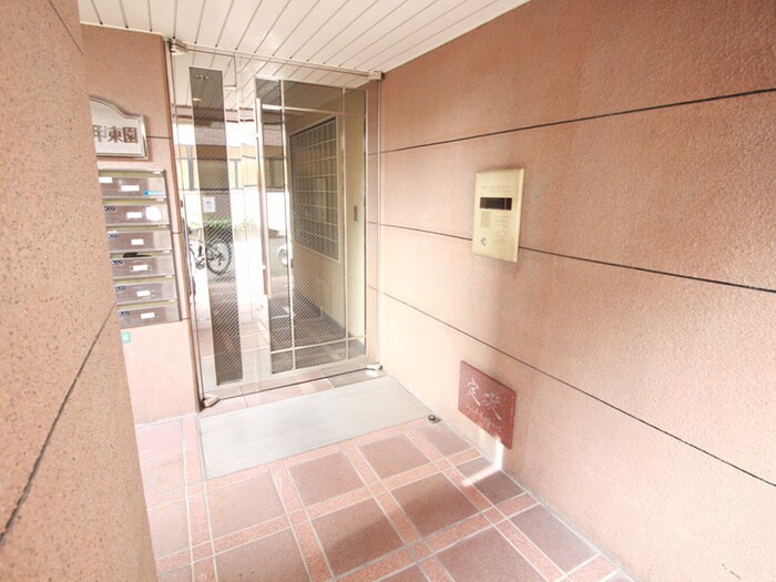 物件外観写真5　(エントランス部分)