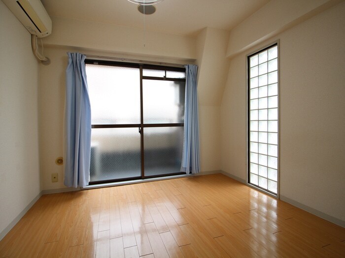 物件内観写真15　(居室)