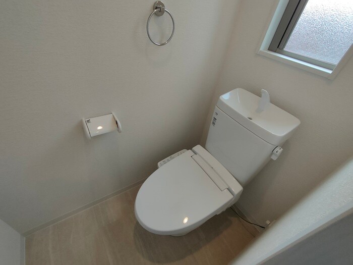 物件内観写真12　(トイレ)