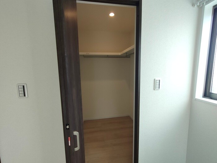 物件内観写真15　(収納)