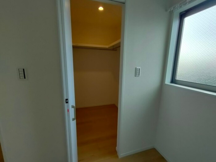 物件内観写真16　(収納)