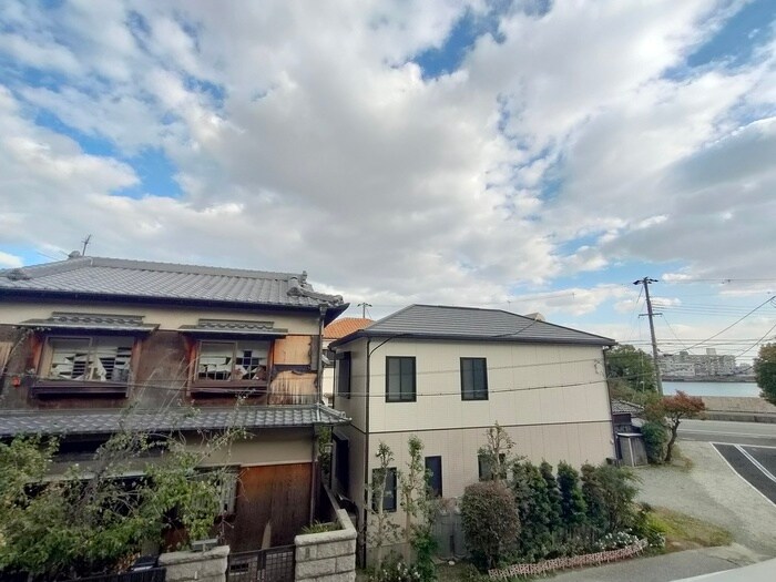 物件内観写真22　(室内からの展望)