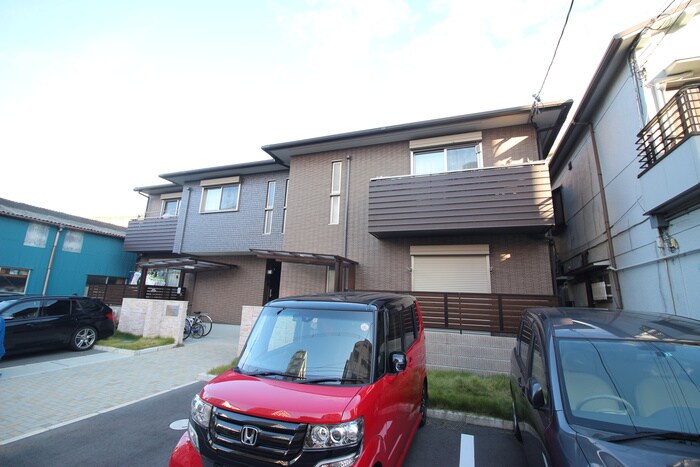 物件外観写真4　(駐車場)