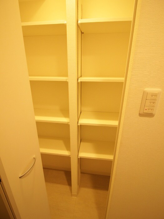 物件内観写真8　(靴箱)