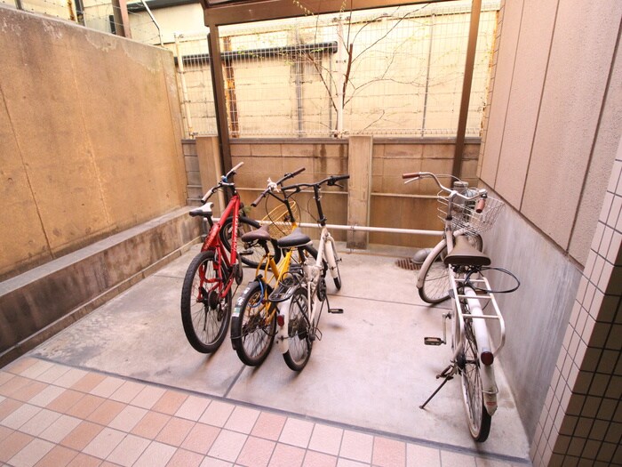 物件外観写真5　(駐輪場)