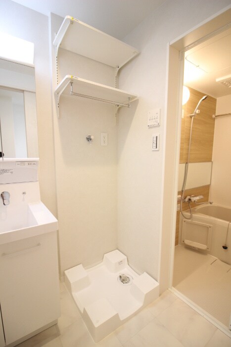 物件内観写真15　(洗濯機置場)