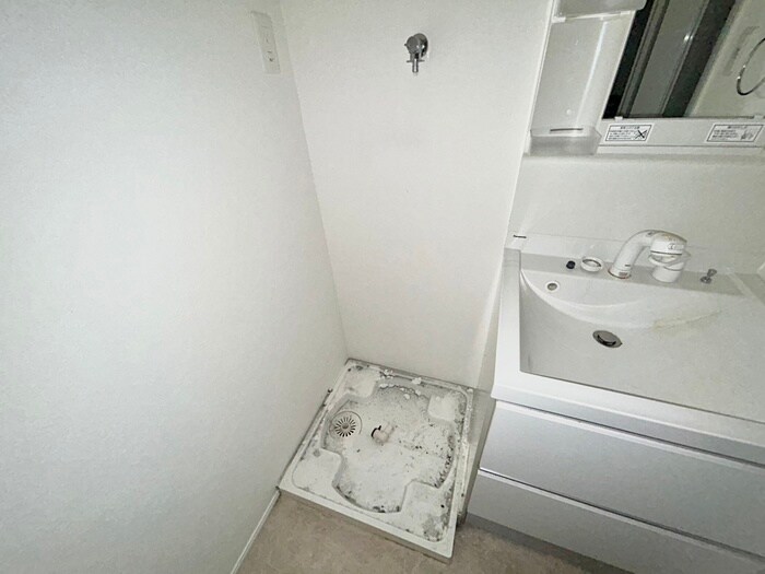 物件内観写真12　(洗濯機置場)