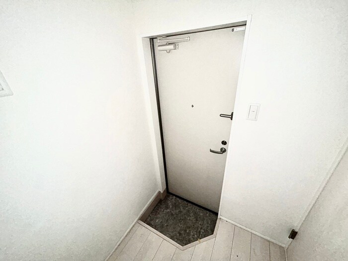 物件内観写真14　(玄関)