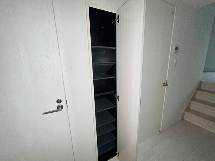 物件内観写真18　(靴箱)