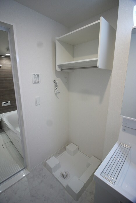 物件内観写真15　(洗濯機置場)