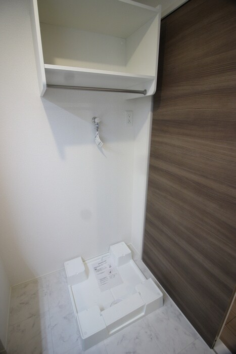 物件内観写真16　(洗濯機置場)