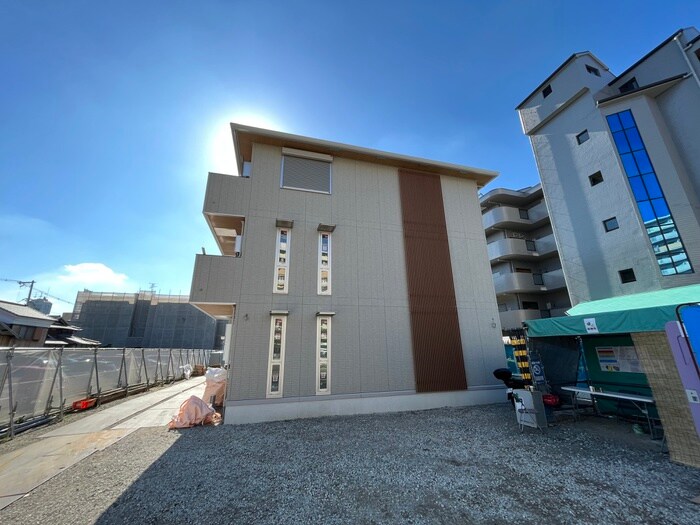 物件外観写真4　(駐車場)