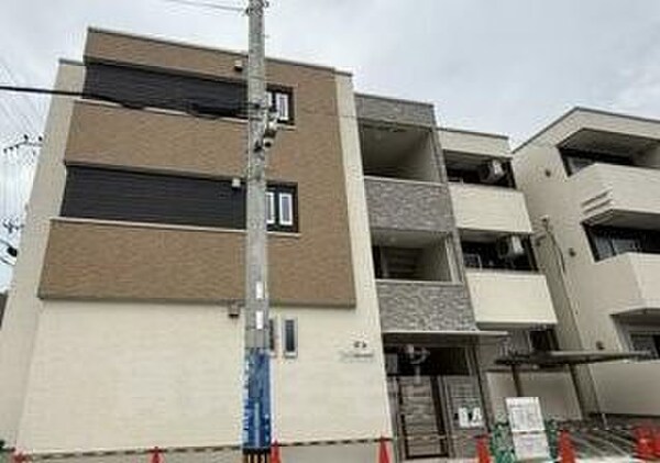建築中
