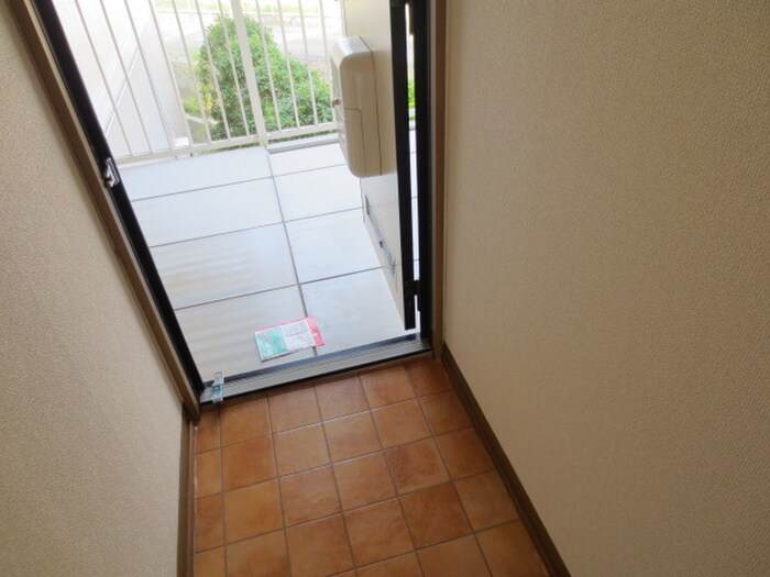 物件内観写真15　(玄関)