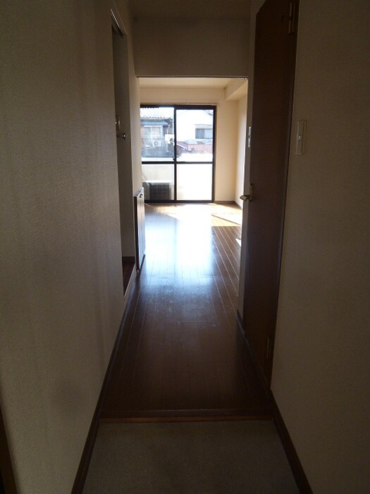 物件内観写真19　(廊下)
