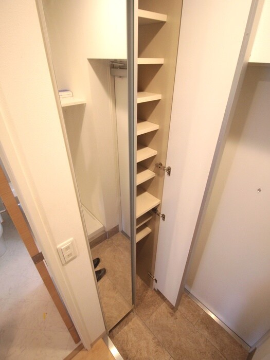 物件内観写真8　(靴箱)