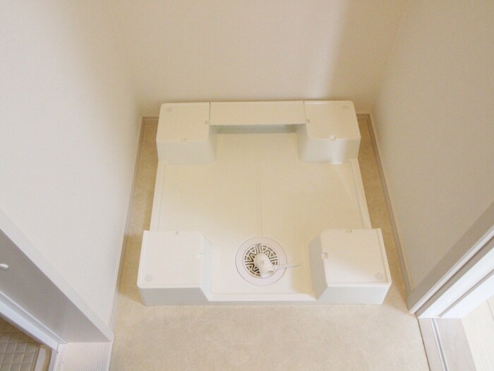 物件内観写真15　(洗濯機置場)