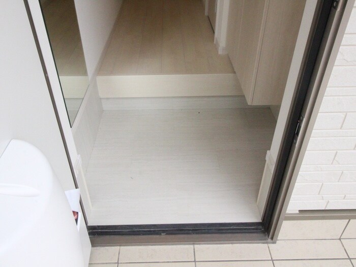 物件内観写真18　(玄関)