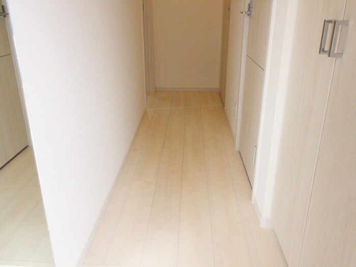 物件内観写真19　(廊下)