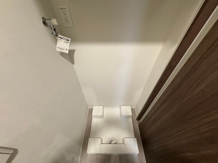 物件内観写真18　(洗濯機置場)