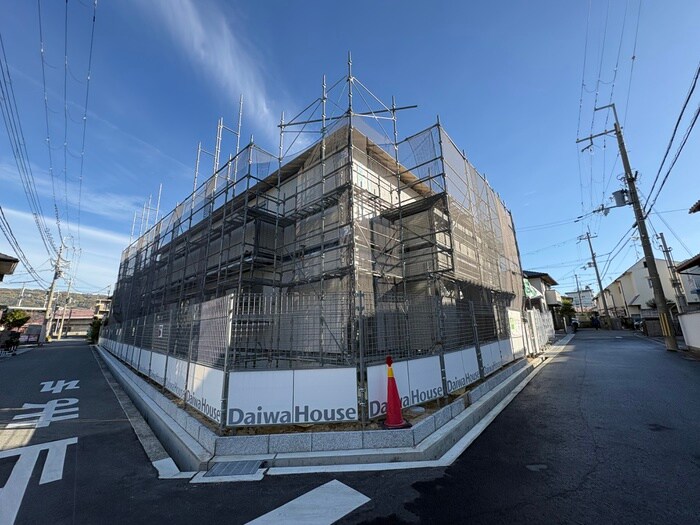 物件外観写真2　(建築中)