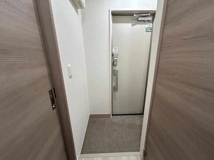 物件内観写真17　(玄関)