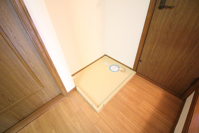 アニバ－サリ－エムズの洗濯機置場