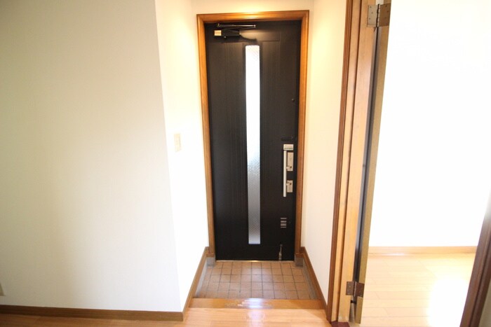 アニバ－サリ－エムズの玄関