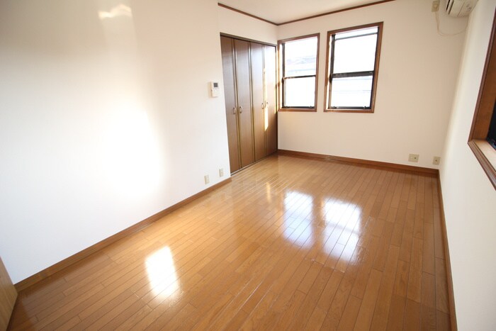 アニバ－サリ－エムズの居室