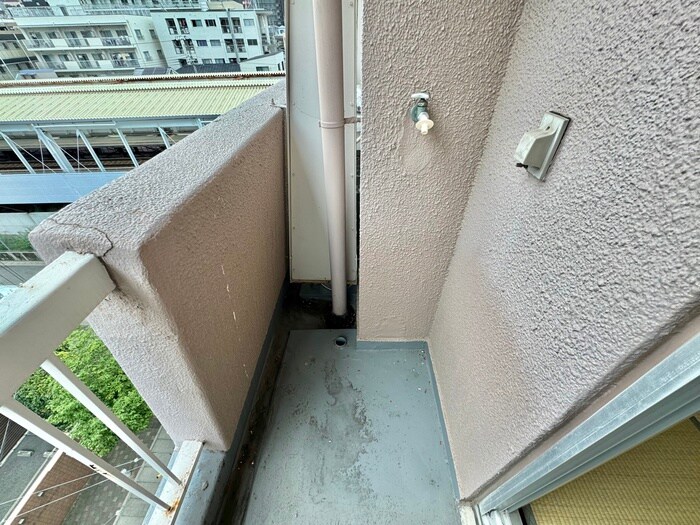 物件内観写真15　(洗濯機置場)