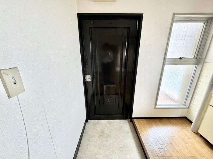 物件内観写真17　(玄関)