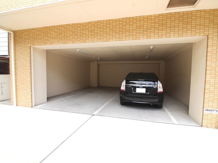 物件外観写真6　(駐車場)